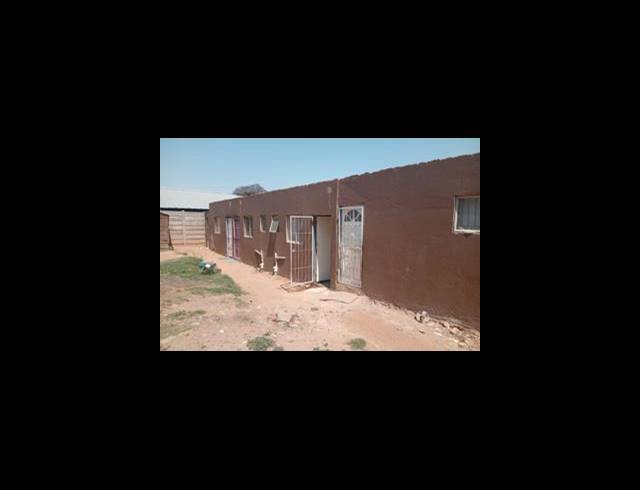 29 BEDROOM HOUSE FOR SALE IN KEMPTON PARK EXT 3